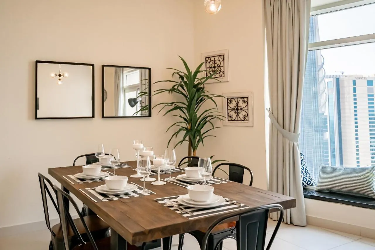 شقة دبي  في Higuests - Designer Apt With Panoramic View Near Burj Khalifa الإمارات العربية المتحدة