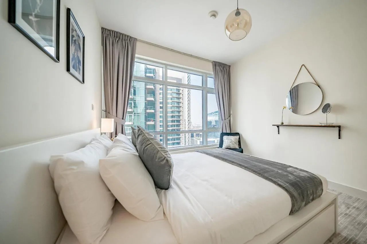 شقة دبي  في Higuests - Designer Apt With Panoramic View Near Burj Khalifa الإمارات العربية المتحدة